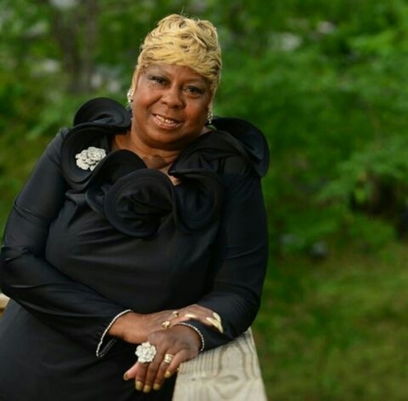 Meet your Posher, Deborah - Picture 1 of 1